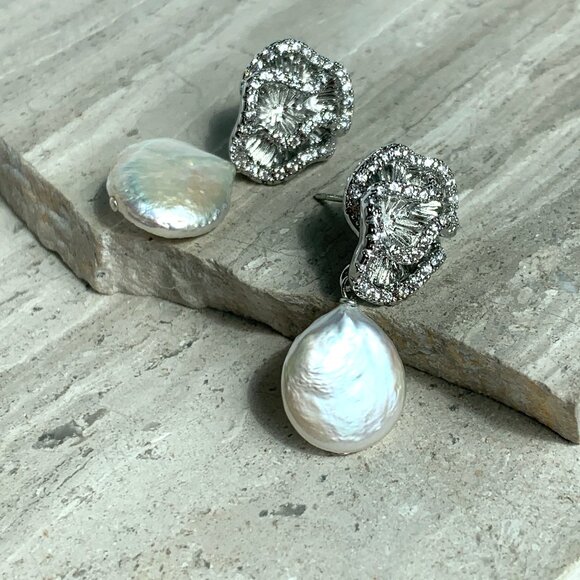 NEW ~ Anthropologie Shashi "Arya" Pearl Drop Earrings - Picture 5 of 8